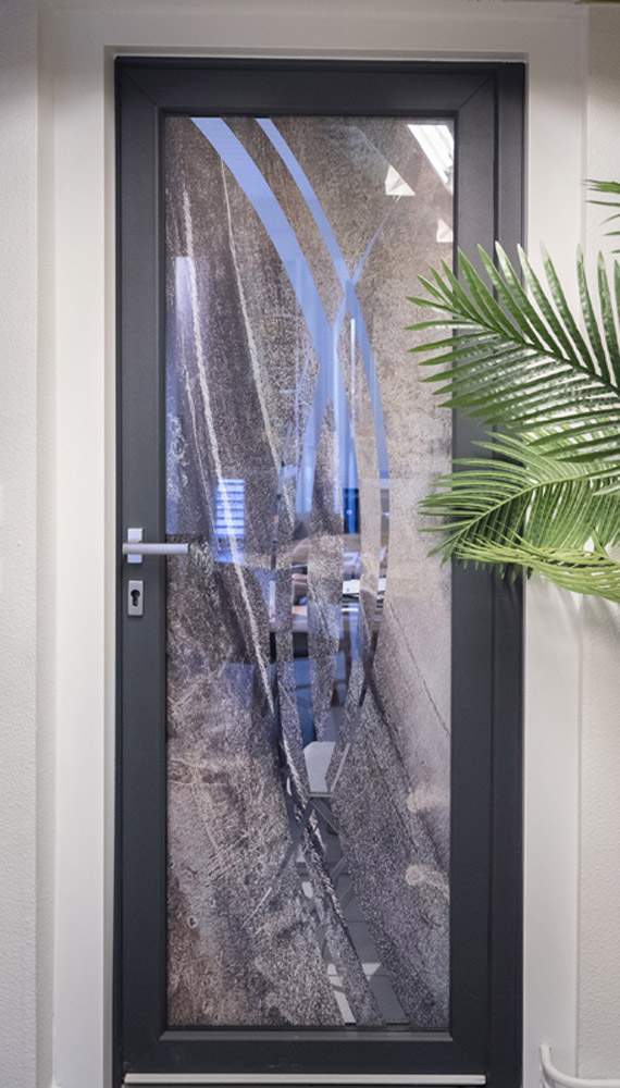 Porte d'entrée moderne avec un panneau vitré décoratif Bourgoin-Jallieu