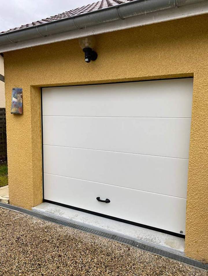 Porte de garage sectionnelle blanche Bourgoin-Jallieu