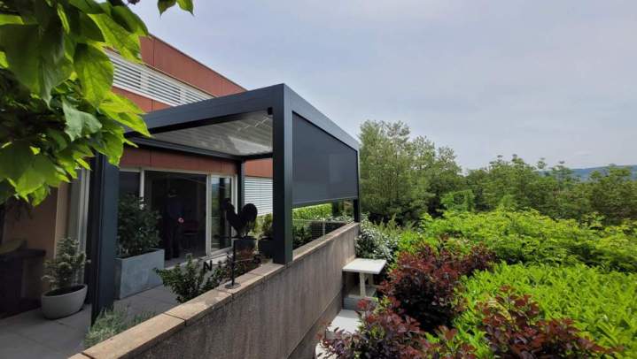 Pergola bioclimatique adossée à une maison Bourgoin-Jallieu