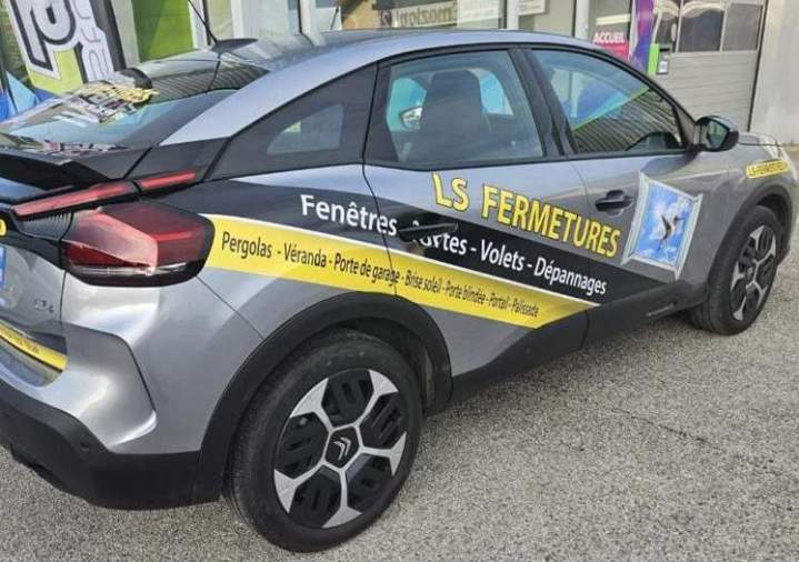 Citroën C4 de l'entreprise LS FERMETURES Bourgoin-Jallieu