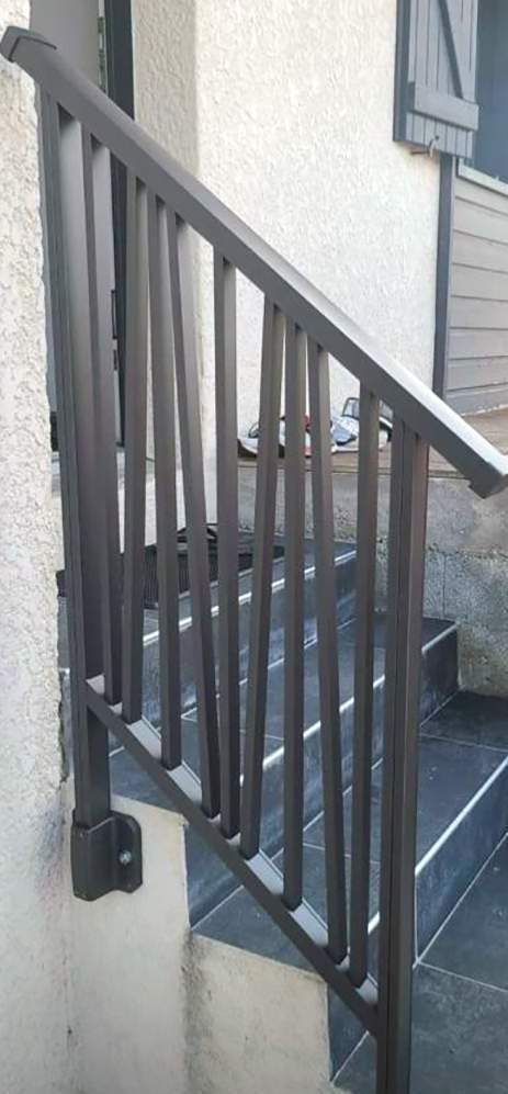 Garde-corps d'escalier extérieur en métal Bourgoin-Jallieu